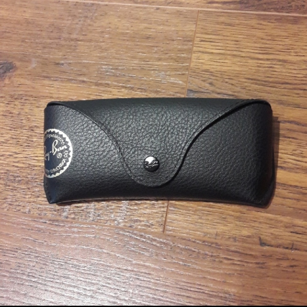Ray-Ban Case